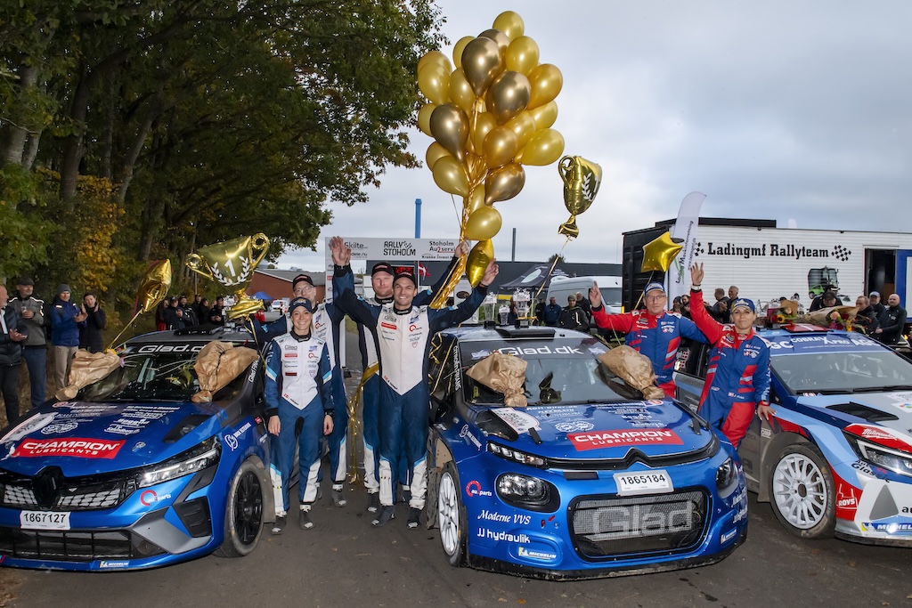 De tre bedste mandskaber i årets Rally Stoholm; (f.v.) Jacob Madsen/Line Nedergaard, Kenneth Madsen/Mads Dalsager og Ib Kragh/Jeannette Kvick.
(Foto: Jokum Tord Larsen)